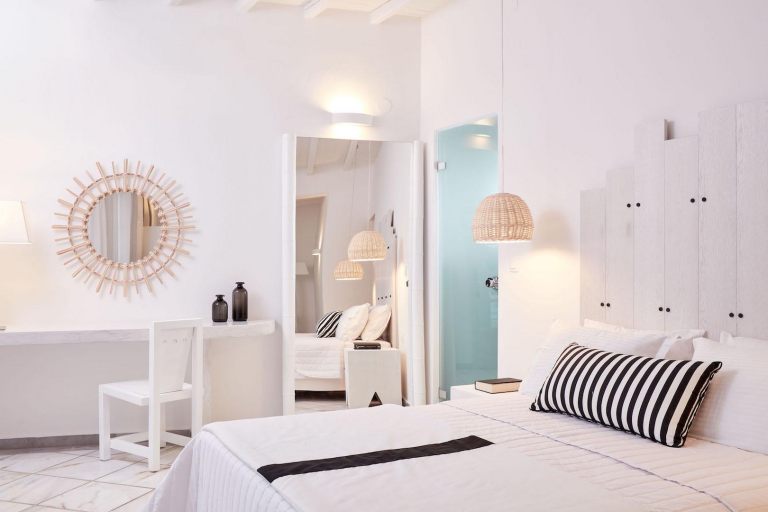 Mr-and-Mrs-White-Paros (3)